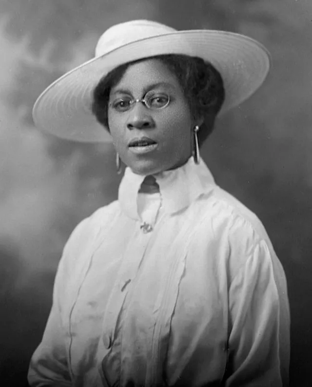 40 portraits de jeunes femmes du comté de Cochise au début du 20ème siècle 40 portraits de jeunes femmes du comte de Cochise au debut du 20eme siecle 32 40 portraits de jeunes femmes du comté de Cochise au début du 20ème siècle 32