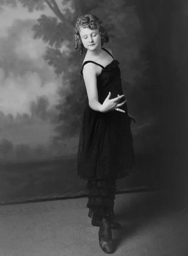 40 portraits de jeunes femmes du comté de Cochise au début du 20ème siècle 40 portraits de jeunes femmes du comte de Cochise au debut du 20eme siecle 33 40 portraits de jeunes femmes du comté de Cochise au début du 20ème siècle 33