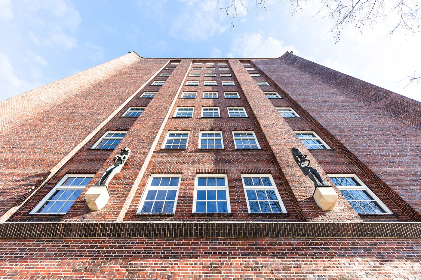 Brickalicious - l'expressionisme de brique allemand des années 1920 Brickalicious l expressionisme de brique allemand des annees 1920 hambourg 10 Brickalicious-l-expressionisme-de-brique-allemand-des-annees-1920-hambourg-10