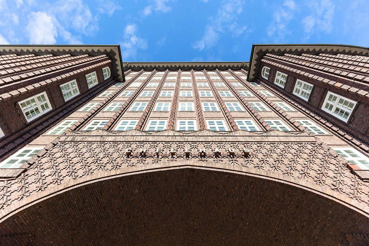 Brickalicious - l'expressionisme de brique allemand des années 1920 Brickalicious l expressionisme de brique allemand des annees 1920 hambourg 12 Brickalicious-l-expressionisme-de-brique-allemand-des-annees-1920-hambourg-12