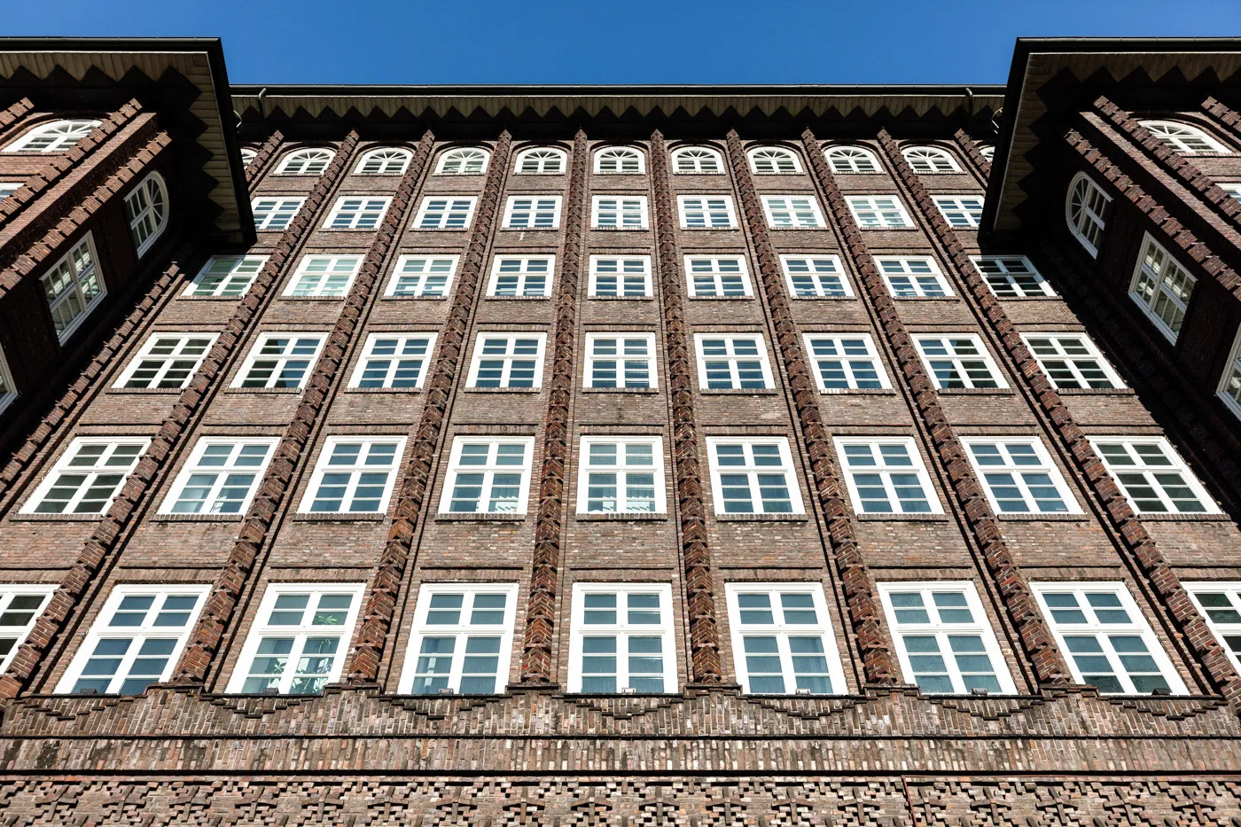 Brickalicious - l'expressionisme de brique allemand des années 1920 Brickalicious l expressionisme de brique allemand des annees 1920 hambourg 4 Brickalicious-l-expressionisme-de-brique-allemand-des-annees-1920-hambourg-4