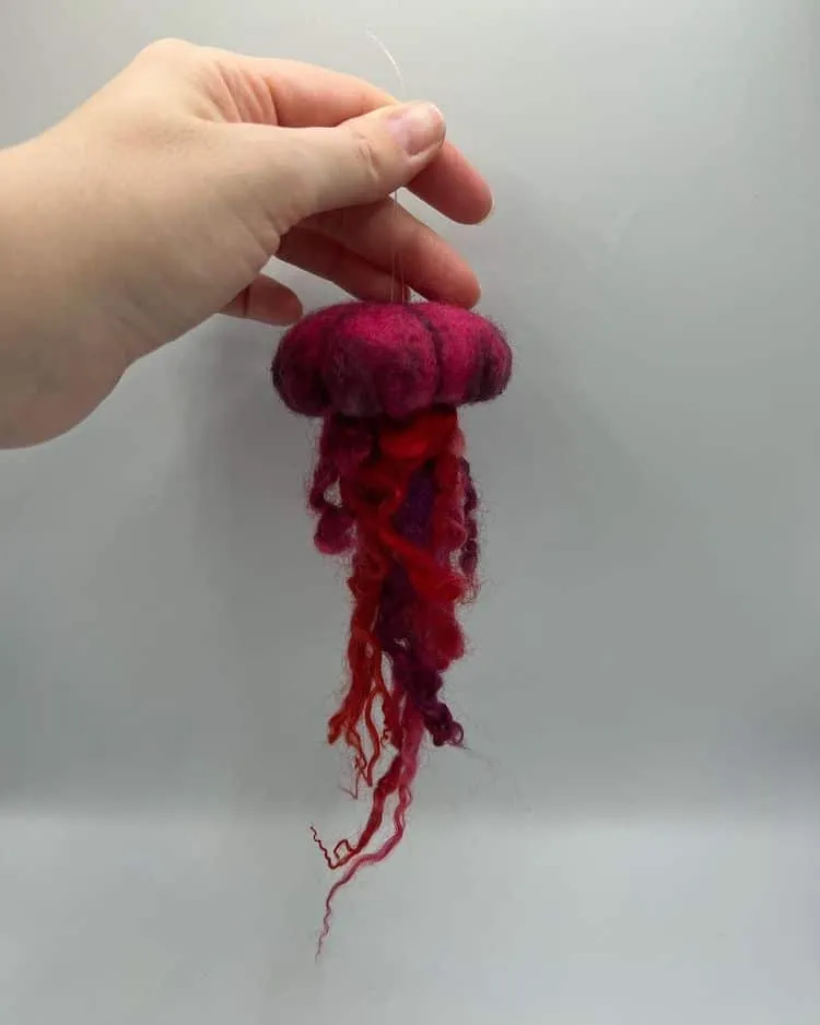 De petits animaux en laine par Teri Gullon De petits animaux en laine par Teri Gullon 10 meduse De-petits-animaux-en-laine-par-Teri-Gullon-10-meduse.