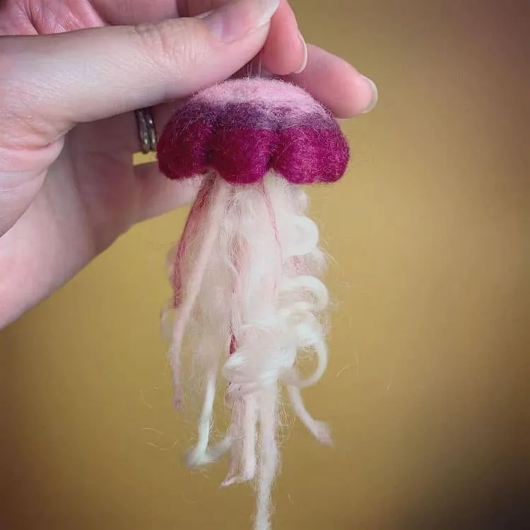 De petits animaux en laine par Teri Gullon De petits animaux en laine par Teri Gullon 9 meduse e-petits-animaux-en-laine-par-Teri-Gullon-9-meduse.