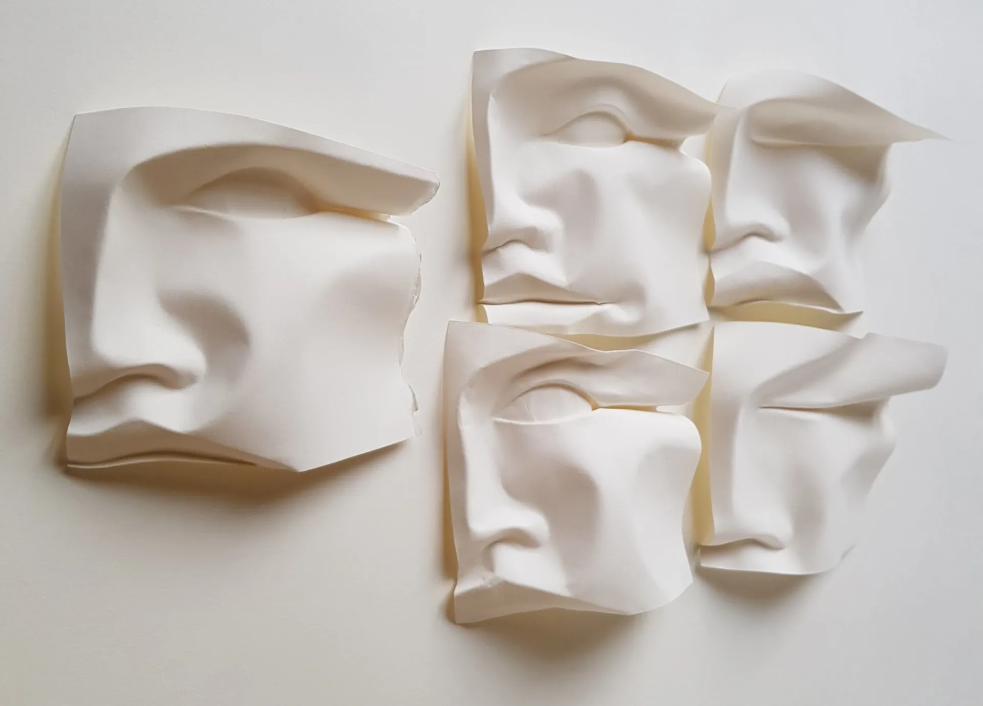 Des visages et des baisers en papier froissé Des visages et des baisers en papier froisse origami polly verity 3 Des-visages-et-des-baisers-en-papier-froisse-origami-polly-verity-3
