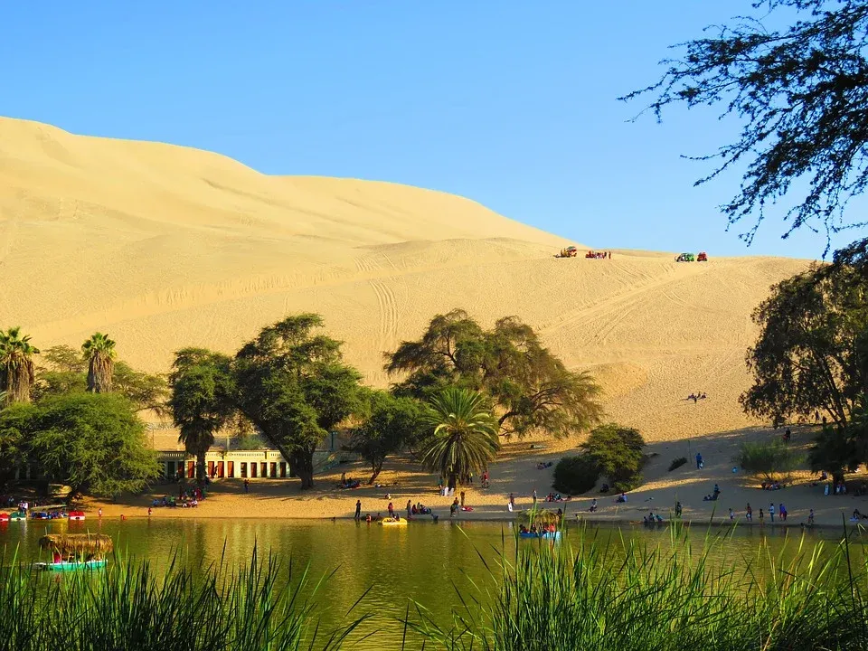 La magnifique oasis de Huacachina au Pérou, l'oasis de l'Amérique La magnifique oasis de Huacachina au Perou l oasis de l Amerique 7 La-magnifique-oasis-de-Huacachina-au-Perou-l-oasis-de-l-Amerique-7
