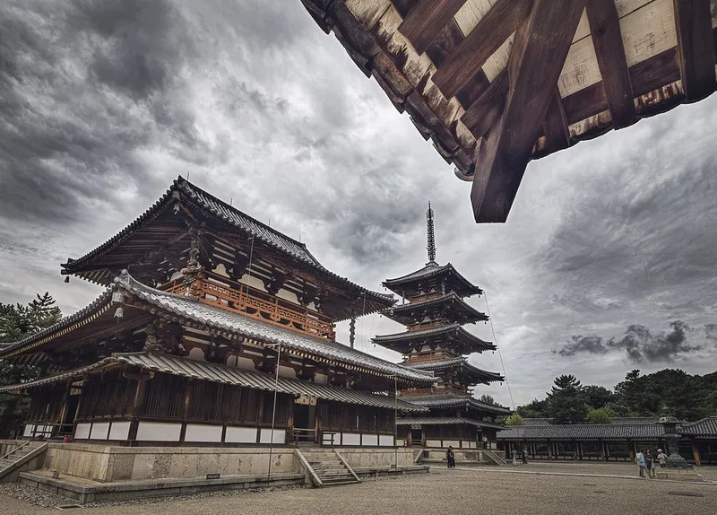 Le temple Horyuji et les plus vieux bâtiments en bois du monde Le temple Horyuji et les plus vieux batiments en bois du monde nara japon 13 Le-temple-Horyuji-et-les-plus-vieux-batiments-en-bois-du-monde-nara-japon-13