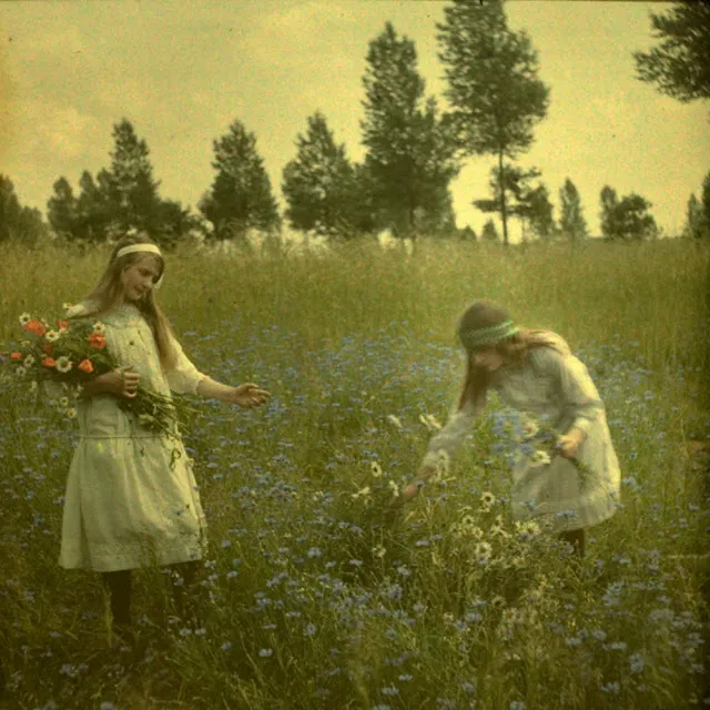 Les magnifiques portraits de femmes autochromes par Alfonse Van Besten Les magnifiques portraits de femmes autochromes par Alfonse Van Besten 11 Les-magnifiques-portraits-de-femmes-autochromes-par-Alfonse-Van-Besten-11