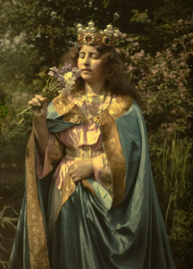 Les magnifiques portraits de femmes autochromes par Alfonse Van Besten Les magnifiques portraits de femmes autochromes par Alfonse Van Besten 15 Les-magnifiques-portraits-de-femmes-autochromes-par-Alfonse-Van-Besten-15