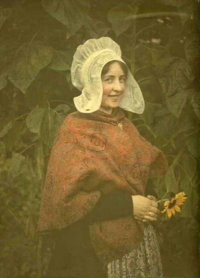 Les magnifiques portraits de femmes autochromes par Alfonse Van Besten Les magnifiques portraits de femmes autochromes par Alfonse Van Besten 18 Les-magnifiques-portraits-de-femmes-autochromes-par-Alfonse-Van-Besten-18