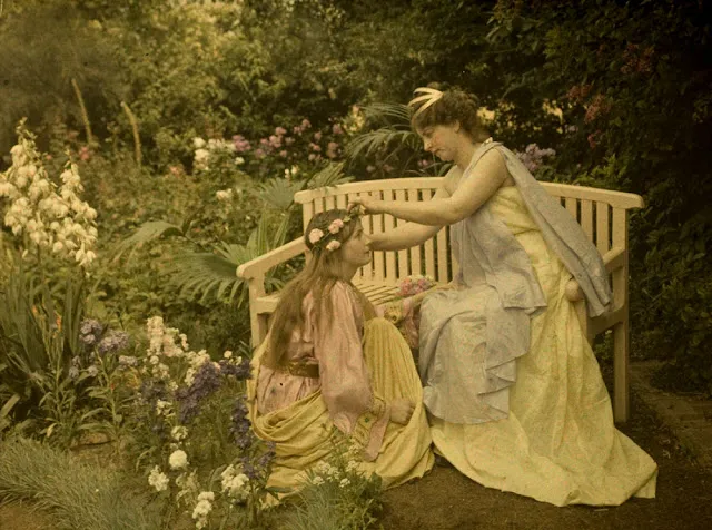 Les magnifiques portraits de femmes autochromes par Alfonse Van Besten Les magnifiques portraits de femmes autochromes par Alfonse Van Besten 8 Les-magnifiques-portraits-de-femmes-autochromes-par-Alfonse-Van-Besten-8