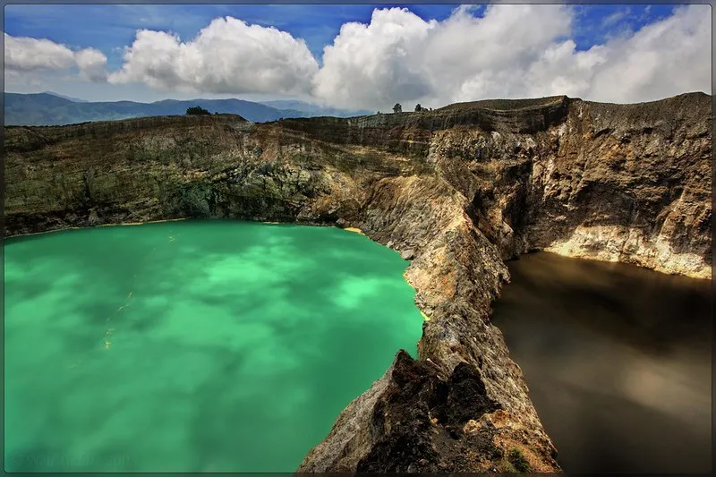 Les majestueux 3 lacs colorés du mont Kelimutu les majestueux 3 lacs colores du mont kelimutu flores indonesie 7 les-majestueux-3-lacs-colores-du-mont-kelimutu-flores-indonesie-7