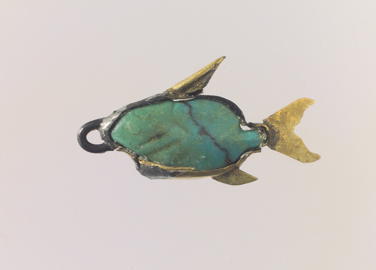 pendentif en turquoise et or représentant Synodontis batensoda pendentif en turquoise et or représentant Synodontis batensoda