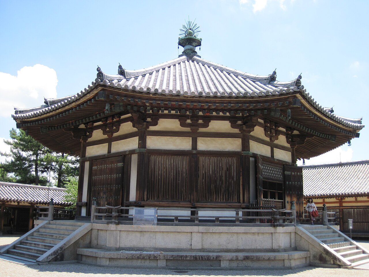 Yumedono ou Hall des rêves du temple Horyuji à Nara Yumedono ou Hall des rêves du temple Horyuji à Nara