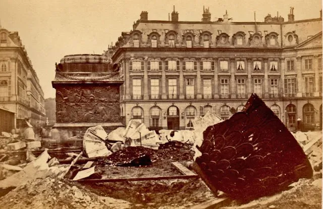 35 photos de Paris au 19ème siècle 35 photos de Paris au 19eme siecle 16 colonne vendome abattue 1871 35-photos-de-Paris-au-19eme-siecle-16-colonne-vendome-abattue-1871