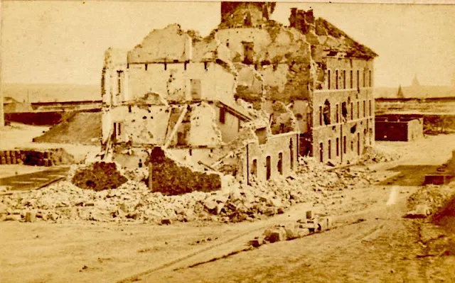 35 photos de Paris au 19ème siècle 35 photos de Paris au 19eme siecle 18 fort de vanves 1872 35-photos-de-Paris-au-19eme-siecle-18-fort-de-vanves-1872