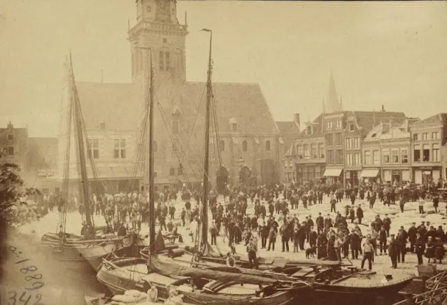 50 photos des rues de Alkmaar en Hollande à la fin du 19ème siècle 50 photos des rues de Alkmaar en Hollande a la fin du 19eme siecle 17 50-photos-des-rues-de-Alkmaar-en-Hollande-a-la-fin-du-19eme-siecle-17