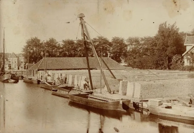 50 photos des rues de Alkmaar en Hollande à la fin du 19ème siècle 50 photos des rues de Alkmaar en Hollande a la fin du 19eme siecle 22 50-photos-des-rues-de-Alkmaar-en-Hollande-a-la-fin-du-19eme-siecle-22