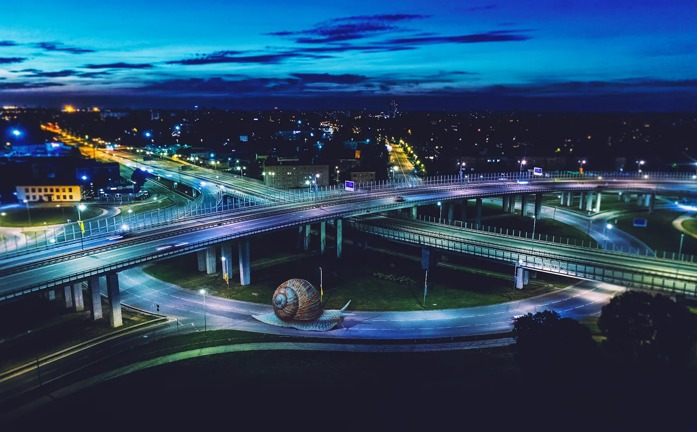 Ambiance surréaliste dans les créations de Carlos Jiménez Varela Ambiance surrealiste dans les creations de Carlos Jimenez Varela nocturnal animals 11 escargot Ambiance-surrealiste-dans-les-creations-de-Carlos-Jimenez-Varela-nocturnal-animals-11-escargot