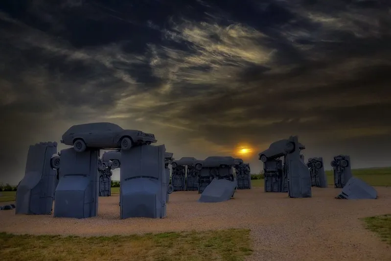 Carhenge, le Stonehenge de voitures du Nebraska Carhenge le Stonehenge de voitures du Nebraska 8 Carhenge-le-Stonehenge-de-voitures-du-Nebraska-8.