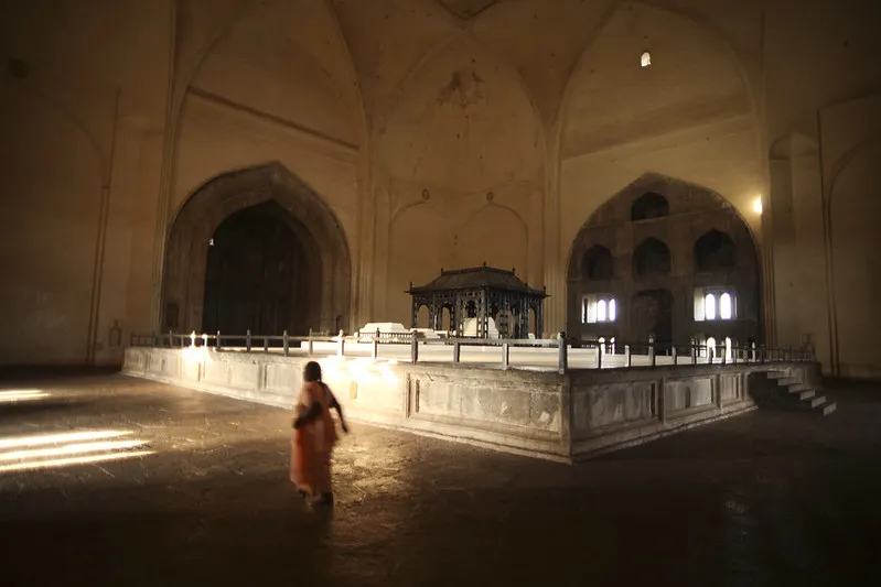 Gol Gumbaz, le Taj Mahal du sud de l'Inde Gol Gumbaz le Taj Mahal du sud de l Inde nijapur karnataka mausolee 4 Gol-Gumbaz-le-Taj-Mahal-du-sud-de-l-Inde-nijapur-karnataka-mausolee-4