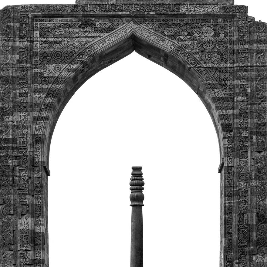 Le pilier de fer de Mehrauli, un pilier de 1600 ans qui refuse de rouiller Le pilier de fer de Mehrauli un pilier de 1600 ans qui refuse de rouiller mosquee quwwat ul islam new delhi inde 2 Le-pilier-de-fer-de-Mehrauli-un-pilier-de-1600-ans-qui-refuse-de-rouiller-mosquee-quwwat-ul-islam-new-delhi-inde-2