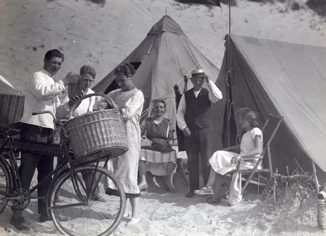 Les plages de Hollande dans les années 1910 à 1930 Les plages de Hollande dans les annees 1910 1930 14 Les-plages-de-Hollande-dans-les-annees-1910-1930-14