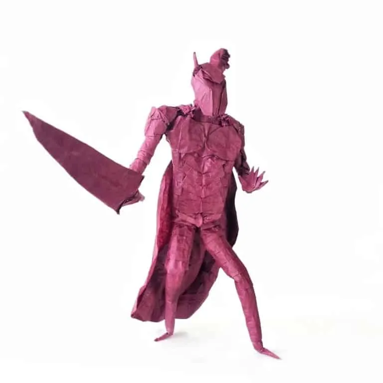 Un stupéfiant ange en origami d'une seule feuille de papier ressemblant à une sculpture de marbre chris conrad samourais origamis 3 chris-conrad-samourais-origamis-3