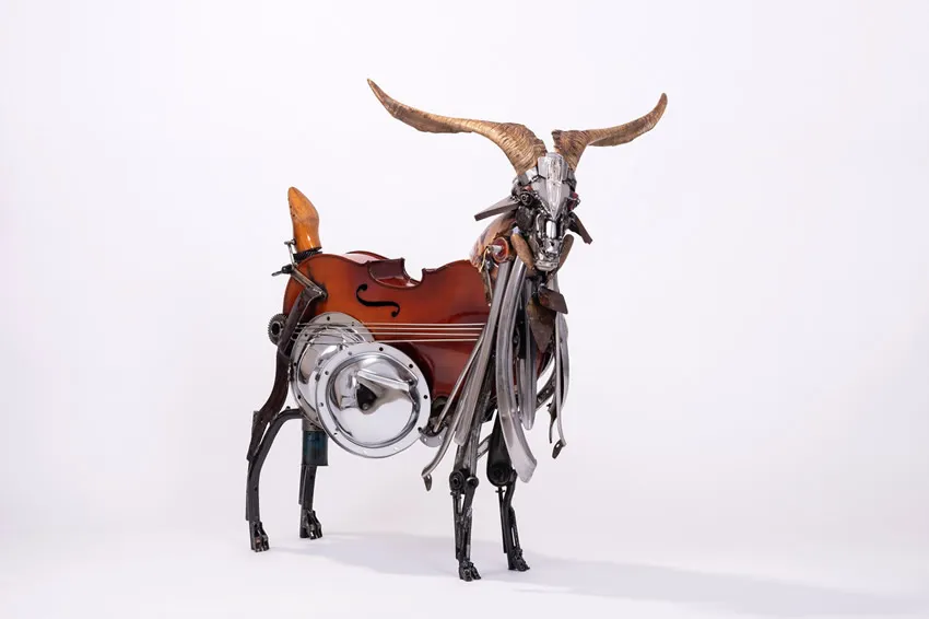 De magnifiques sculptures en recyclage de métaux automobile De magnifiques sculptures en recyclage de metaux james corbett 14 De-magnifiques-sculptures-en-recyclage-de-metaux-james-corbett-14