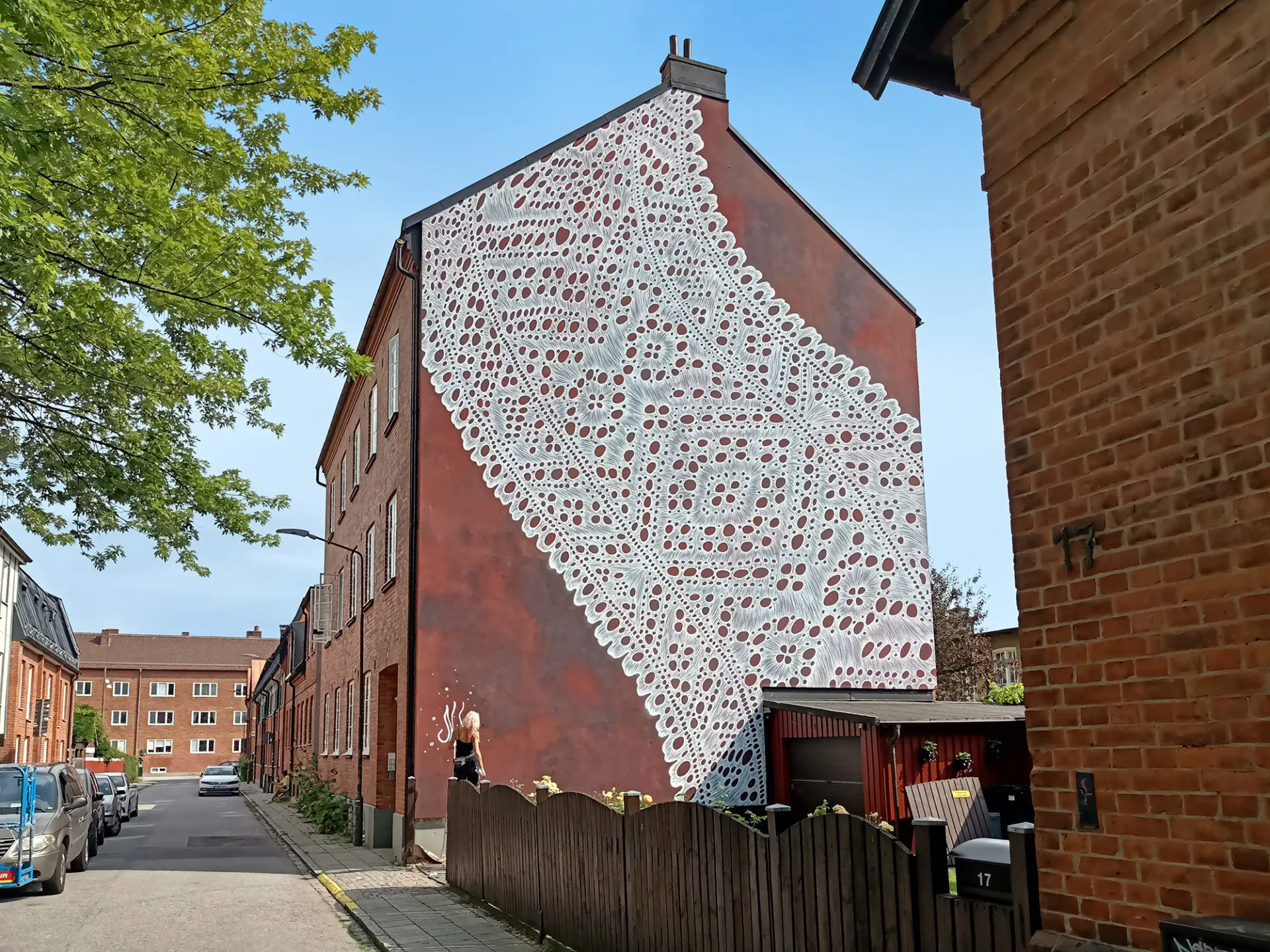 Des fresques avec des motifs de dentelle par Nespoon Des fresques avec des motifs de dentelle nespoon malmo suede Des-fresques-avec-des-motifs-de-dentelle-nespoon-malmo-suede