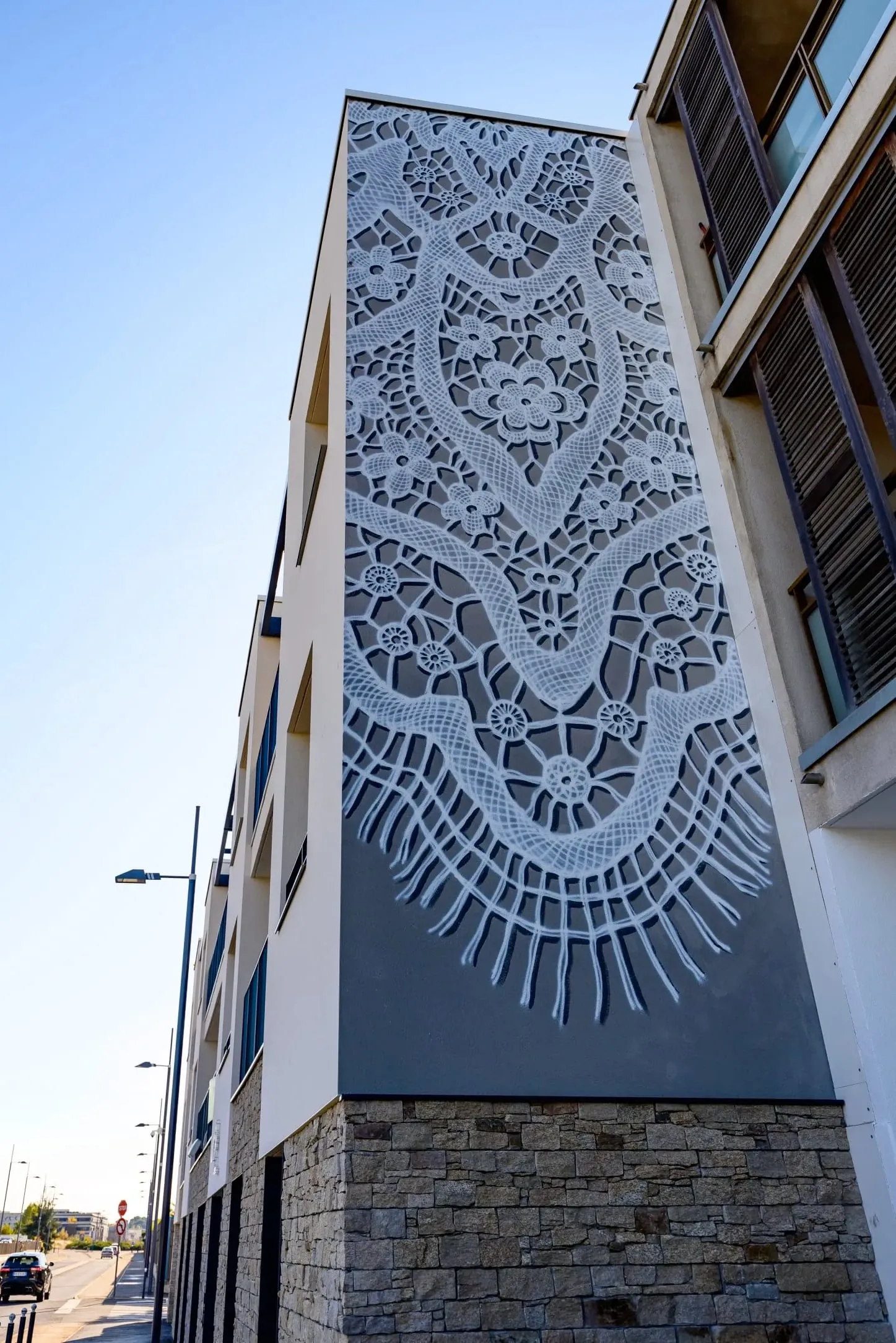 Des fresques avec des motifs de dentelle par Nespoon Des fresques avec des motifs de dentelle nespoon montpellier france 2 Des-fresques-avec-des-motifs-de-dentelle-nespoon-montpellier-france-2