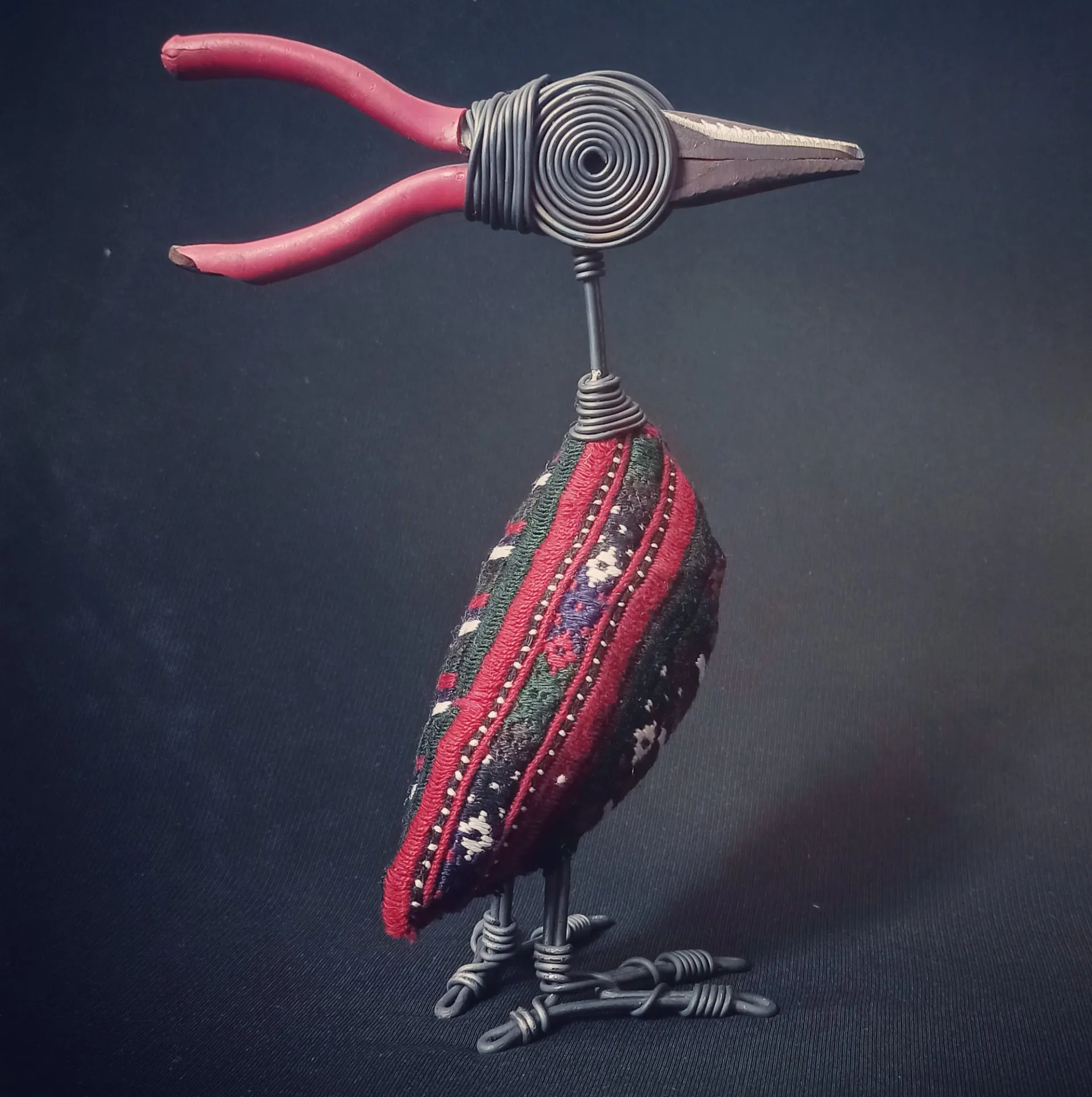 Des oiseaux et autres animaux en assemblages de vieux objets Des oiseaux et autres animaux en assemblages de vieux objets mohsen heydari yeganeh 3 Des-oiseaux-et-autres-animaux-en-assemblages-de-vieux-objets-mohsen-heydari-yeganeh-3