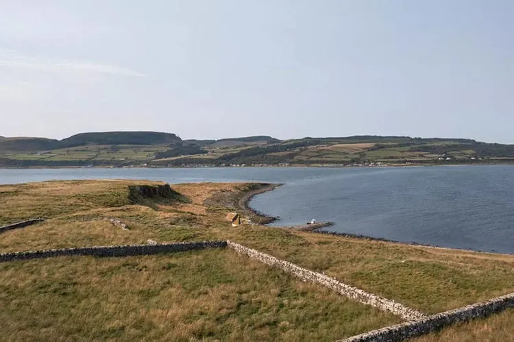 Pladda, une île avec ses bâtiments et son phare à vendre pour le prix d'une maison Pladda une ile avec ses batiments et son phare a vendre pour le prix d une maison 3 Pladda-une-ile-avec-ses-batiments-et-son-phare-a-vendre-pour-le-prix-d-une-maison-3