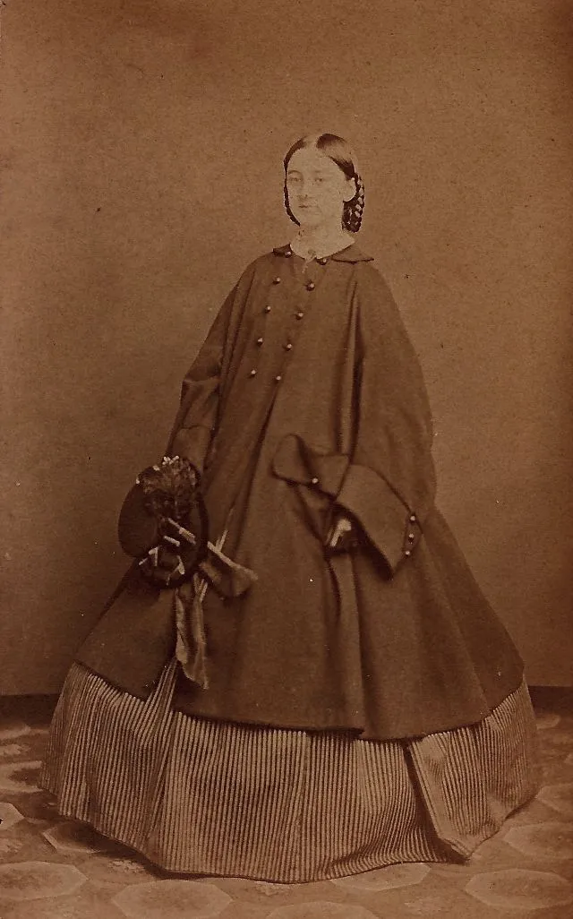 25 portraits de jeunes femmes en robe à crinoline au milieu du 19ème siècle portraits de jeunes femmes en robe a crinoline au milieu du 19eme siecle 3 portraits-de-jeunes-femmes-en-robe-a-crinoline-au-milieu-du-19eme-siecle-3