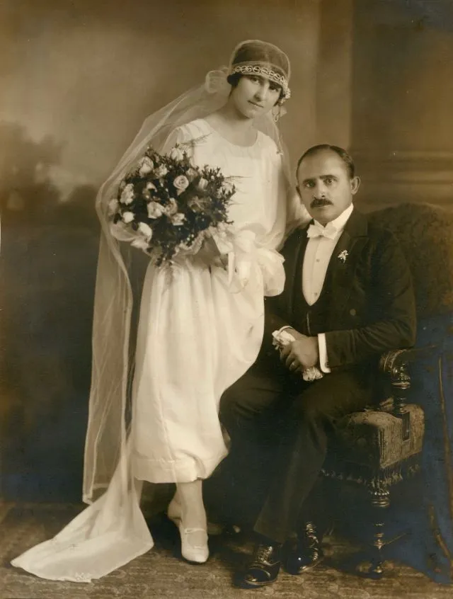 35 photos de couples à leur mariage dans les années 1920 35 photos de couples a leur mariage dans les annees 1920 maries 11 35-photos-de-couples--a-leur-mariage-dans-les-annees-1920-maries-11