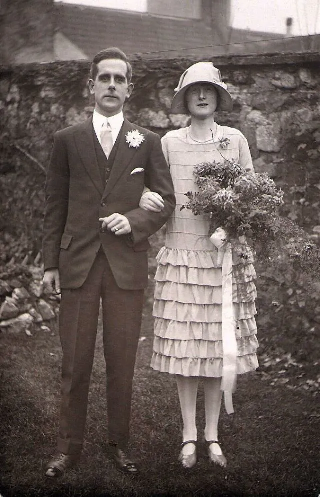 35 photos de couples à leur mariage dans les années 1920 35 photos de couples a leur mariage dans les annees 1920 maries 13 35-photos-de-couples--a-leur-mariage-dans-les-annees-1920-maries-13