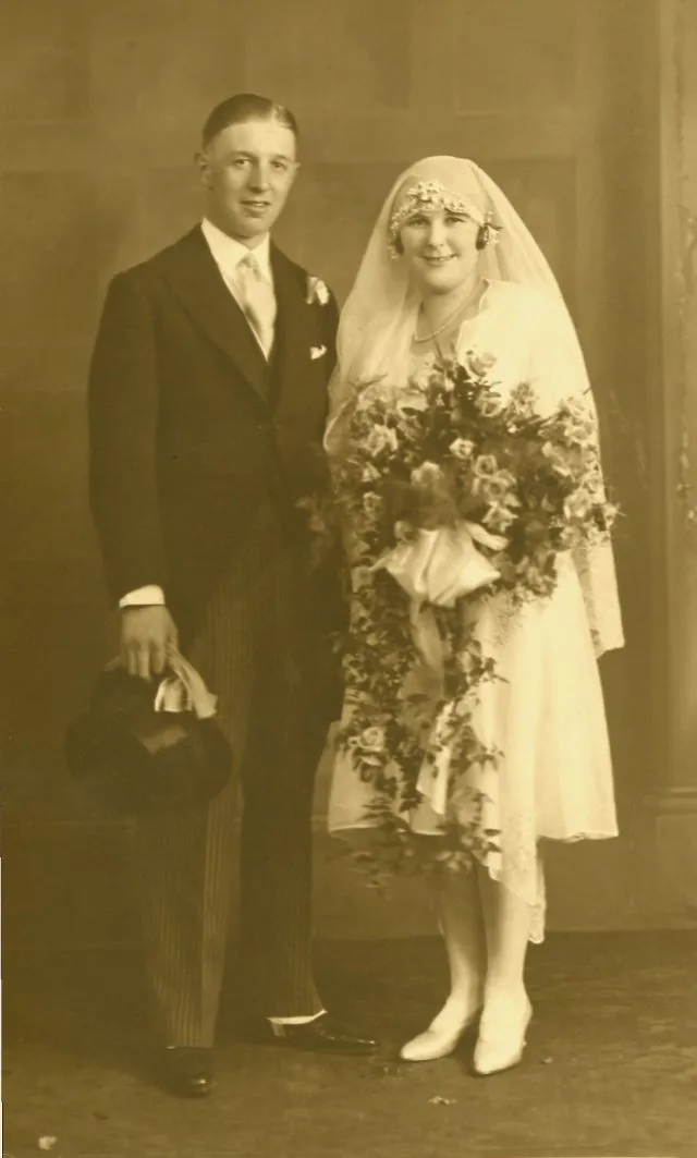 35 photos de couples à leur mariage dans les années 1920 35 photos de couples a leur mariage dans les annees 1920 maries 16 35-photos-de-couples--a-leur-mariage-dans-les-annees-1920-maries-16