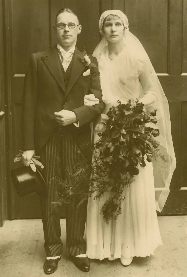 35 photos de couples à leur mariage dans les années 1920 35 photos de couples a leur mariage dans les annees 1920 maries 21 35-photos-de-couples--a-leur-mariage-dans-les-annees-1920-maries-22