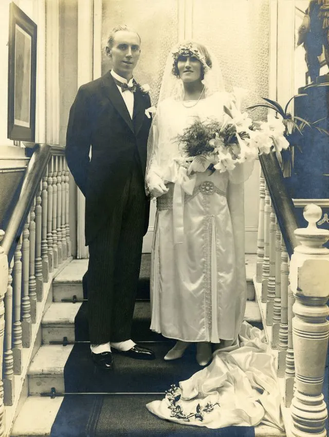 35 photos de couples à leur mariage dans les années 1920 35 photos de couples a leur mariage dans les annees 1920 maries 22 35-photos-de-couples--a-leur-mariage-dans-les-annees-1920-maries-21