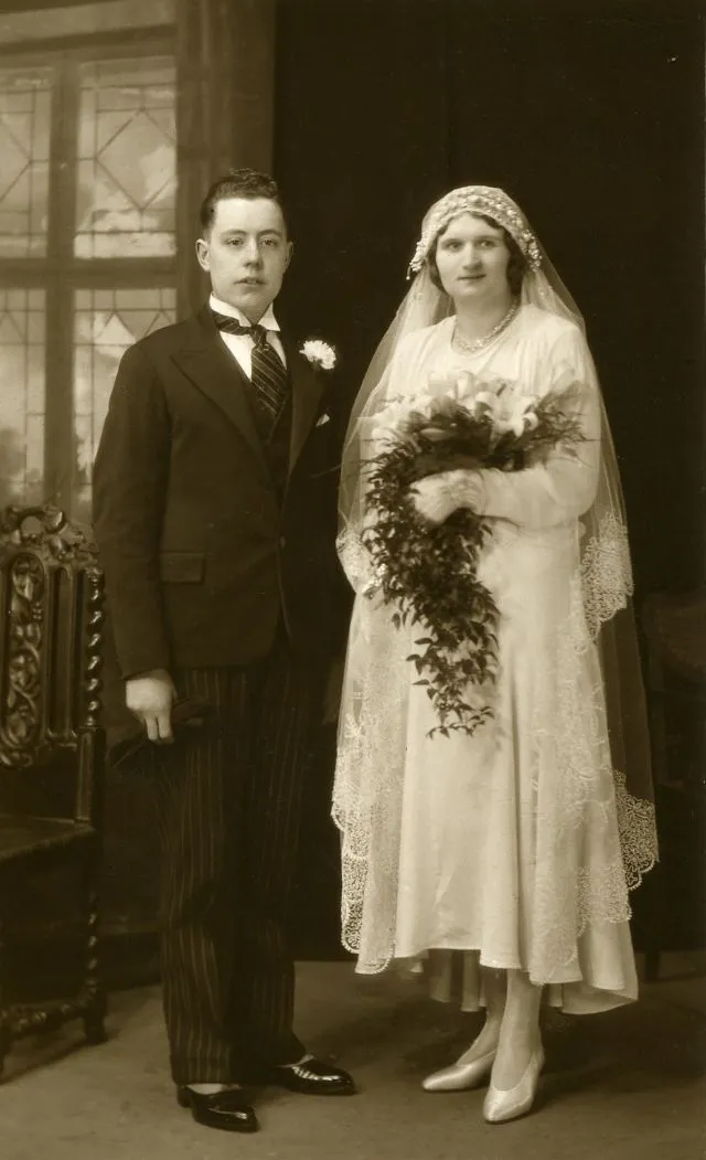35 photos de couples à leur mariage dans les années 1920 35 photos de couples a leur mariage dans les annees 1920 maries 24 35-photos-de-couples--a-leur-mariage-dans-les-annees-1920-maries-24