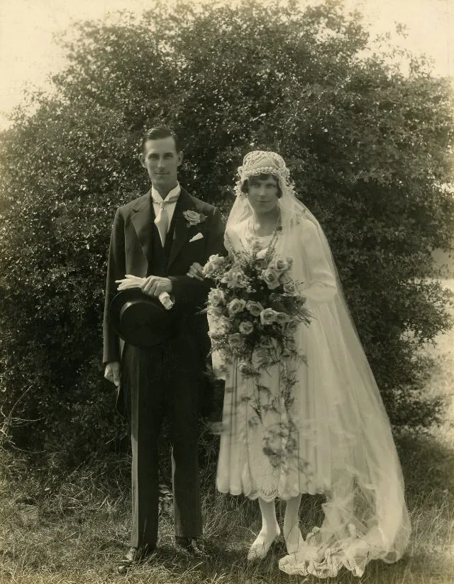 35 photos de couples à leur mariage dans les années 1920 35 photos de couples a leur mariage dans les annees 1920 maries 26 35-photos-de-couples--a-leur-mariage-dans-les-annees-1920-maries-26