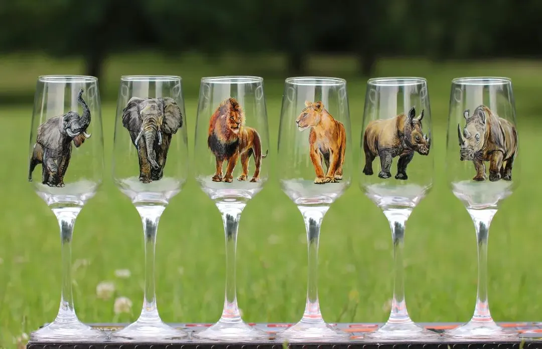 Des bocaux et des verres avec des peintures décoratives Des bocaux et des verres avec des peintures decoratives 15 jungle Des-bocaux-et-des-verres-avec-des-peintures-decoratives-15-jungle