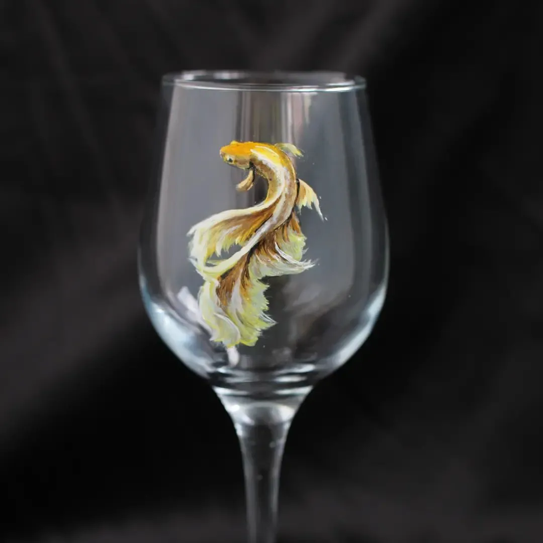 Des bocaux et des verres avec des peintures décoratives Des bocaux et des verres avec des peintures decoratives 3 poisson Des-bocaux-et-des-verres-avec-des-peintures-decoratives-3-poisson