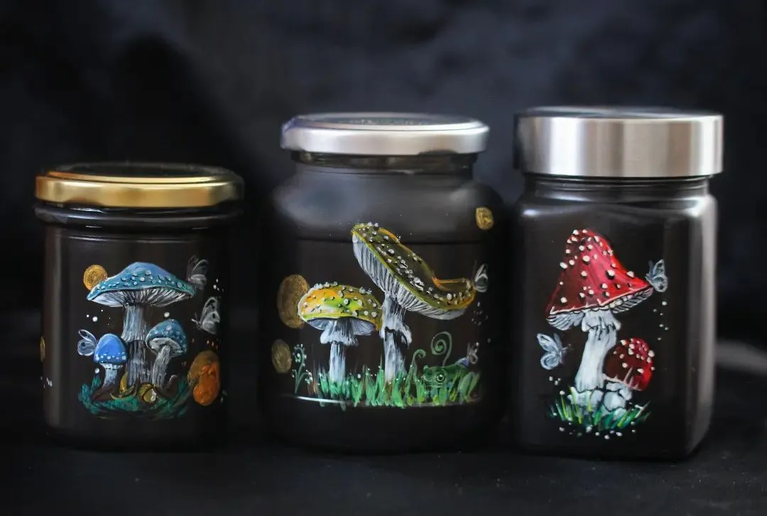 Des bocaux et des verres avec des peintures décoratives Des bocaux et des verres avec des peintures decoratives 38 Des-bocaux-et-des-verres-avec-des-peintures-decoratives-38