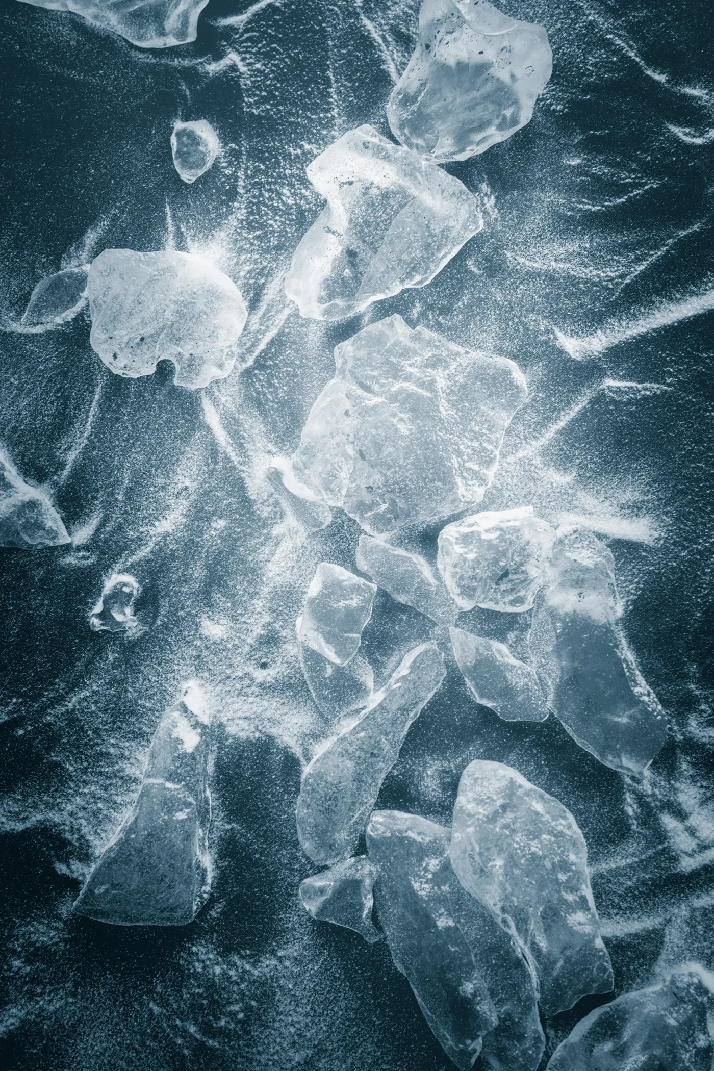 H R I M - des blocs de glace saupoudrés de neige H R I M des blocs de glace saupoudres de neige brynjar agustsson islande 3 H-R-I-M-des-blocs-de-glace-saupoudres-de-neige-brynjar-agustsson-islande-3