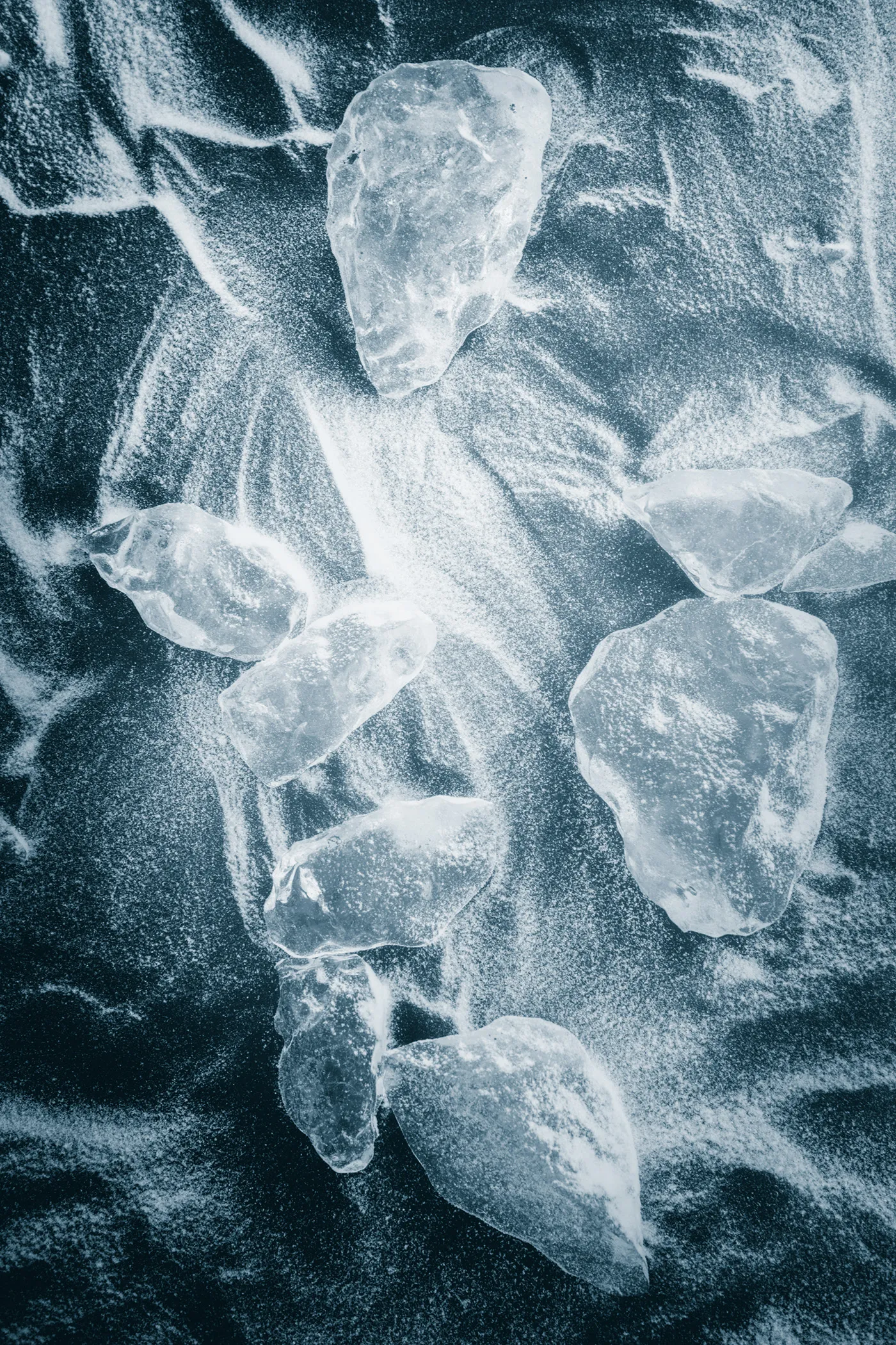 H R I M - des blocs de glace saupoudrés de neige H R I M des blocs de glace saupoudres de neige brynjar agustsson islande 4 H-R-I-M-des-blocs-de-glace-saupoudres-de-neige-brynjar-agustsson-islande-4