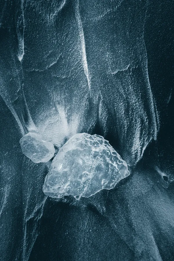 H R I M - des blocs de glace saupoudrés de neige H R I M des blocs de glace saupoudres de neige brynjar agustsson islande 8 H-R-I-M-des-blocs-de-glace-saupoudres-de-neige-brynjar-agustsson-islande-8