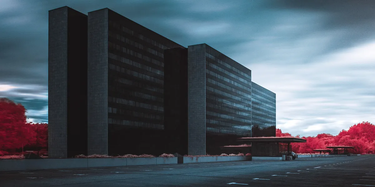 Utopia - la ville de Hambourg en infrarouge Utopia la ville de Hambourg en infrarouge 2 Utopia-la-ville-de-Hambourg-en-infrarouge-2