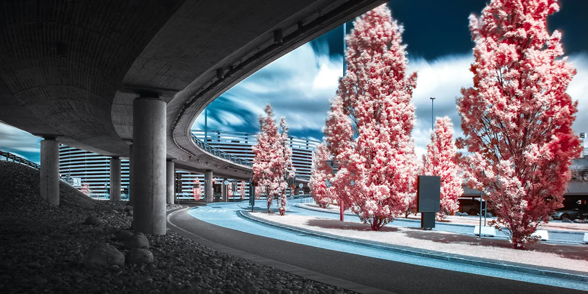 Utopia - la ville de Hambourg en infrarouge Utopia la ville de Hambourg en infrarouge 4 Utopia-la-ville-de-Hambourg-en-infrarouge-4