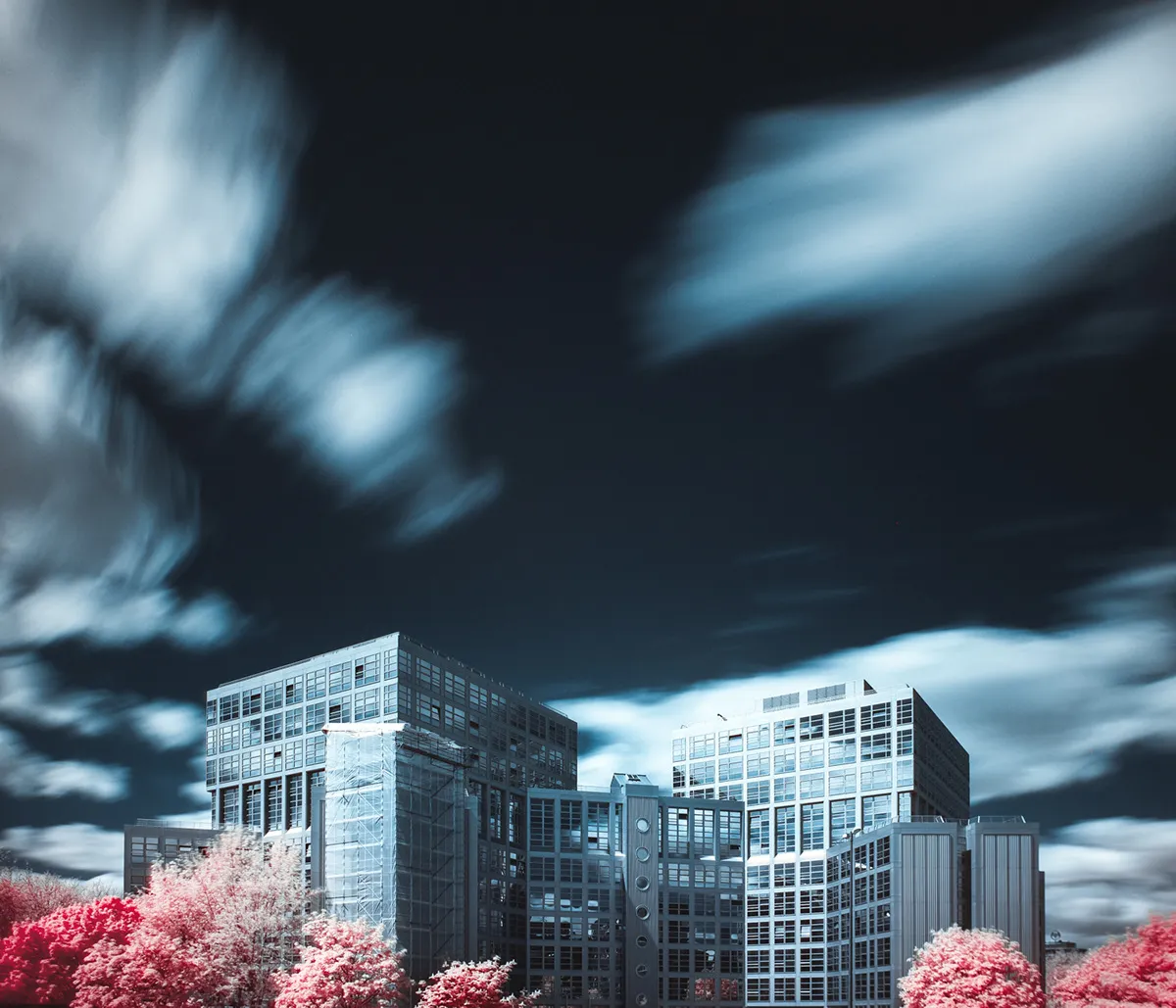 Utopia - la ville de Hambourg en infrarouge Utopia la ville de Hambourg en infrarouge 6 Utopia-la-ville-de-Hambourg-en-infrarouge-6