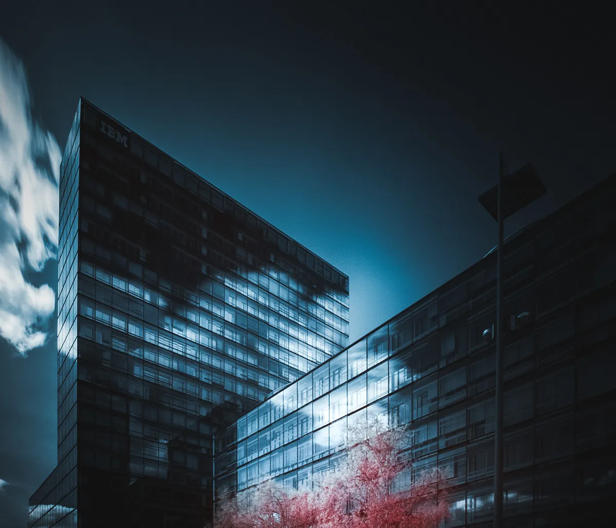 Utopia - la ville de Hambourg en infrarouge Utopia la ville de Hambourg en infrarouge 7 Utopia-la-ville-de-Hambourg-en-infrarouge-7